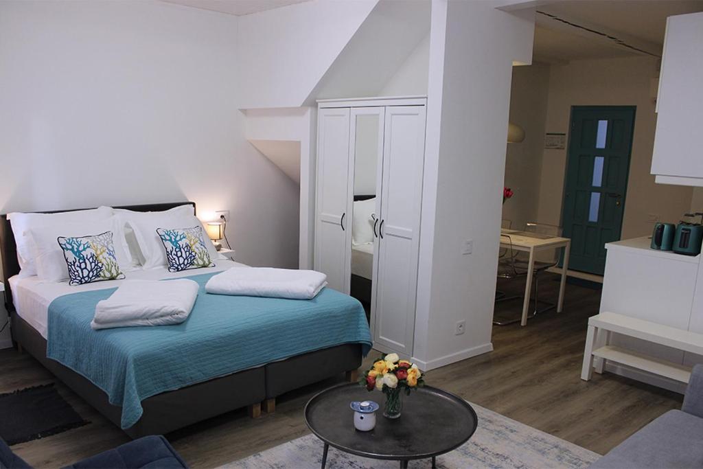 Love Apartment โรวีน ภายนอก รูปภาพ