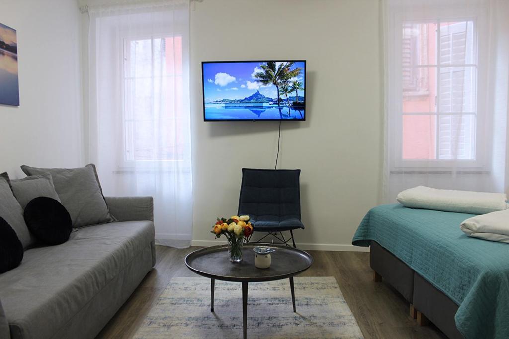 Love Apartment โรวีน ภายนอก รูปภาพ